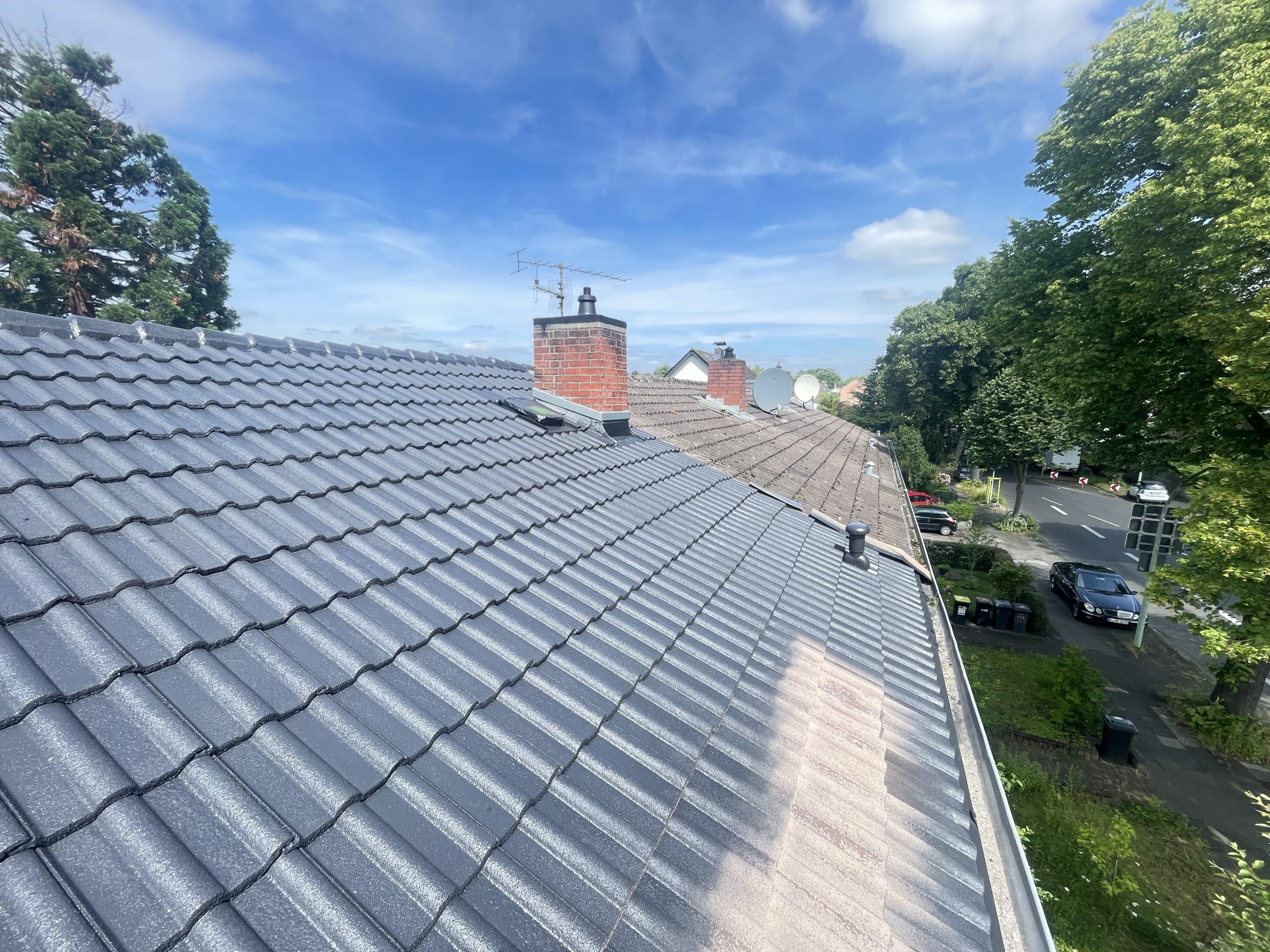 Dachreinigung und Dachbeschichtung Köln