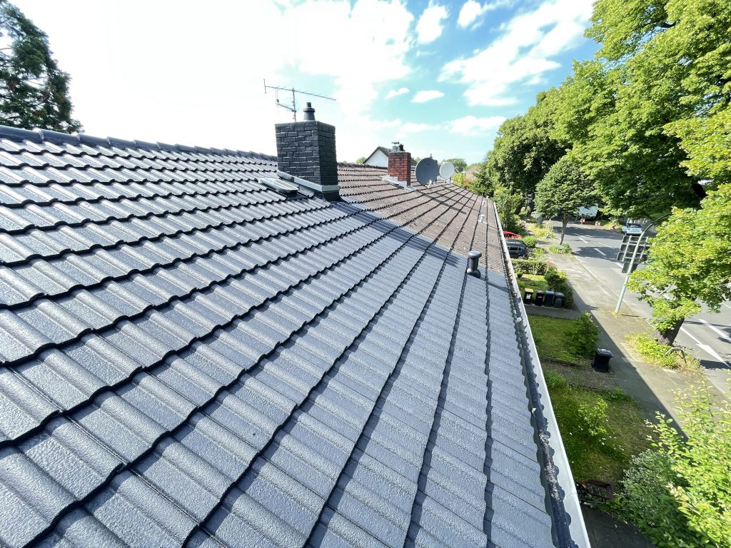 Dachreinigung und Dachbeschichtung Köln