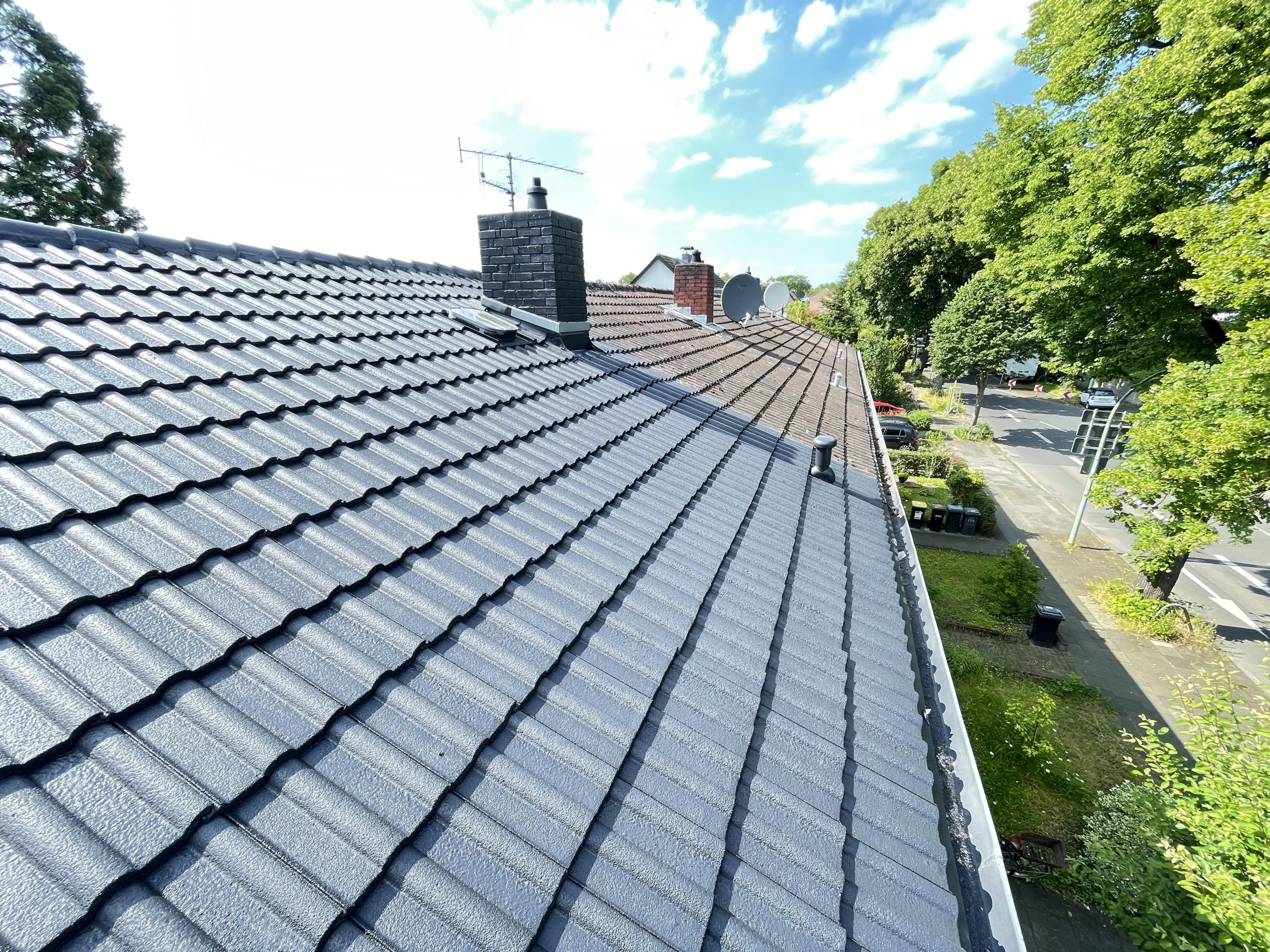 Dachreinigung und Dachbeschichtung Köln